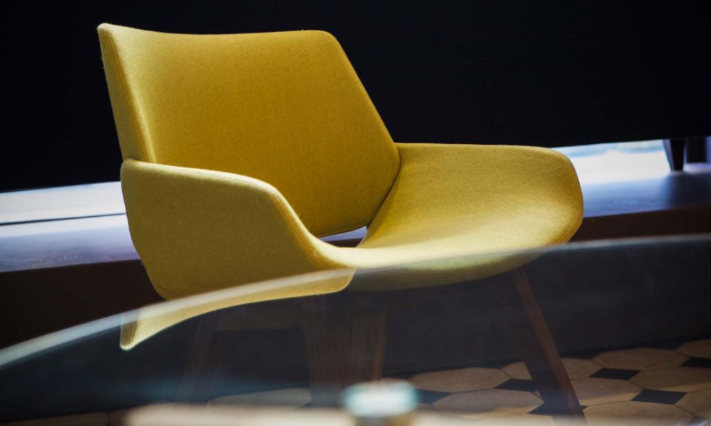fauteuil scandinave design jaune